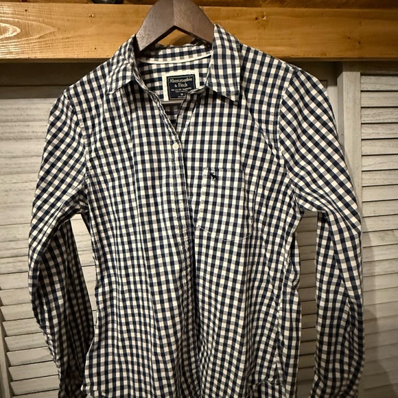 Abercrombie & Fitch Tops - Abercrombie & Fitch women’s Plaid Shirt
BUNDLE PURCHASE MORE SAVE ON SHIPPING!